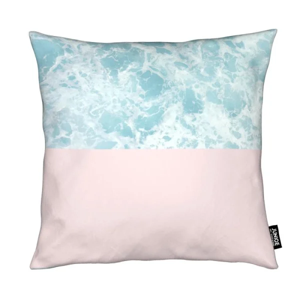 Juniqe Kissen “Pink On The Sea” In Blau & Rosa 1